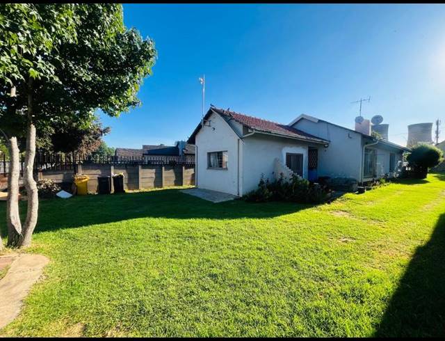 6 BEDROOM HOUSE FOR SALE IN CRESSLAWN